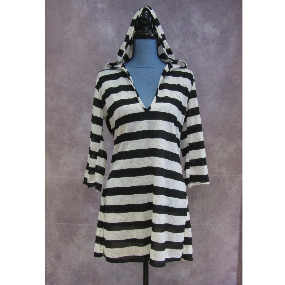NEW J. Valdi Black & Ivory Lace Hoodie Coverup L